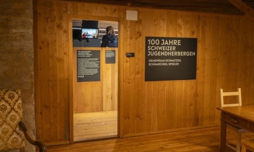 100 Jahre Schweizer Jugendherbergen - Schmatzen, schnarchen, spielen