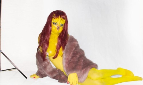 Brujer&iacute;a: Piolinda Marcela, Qlub Qimeras, K-Chulas