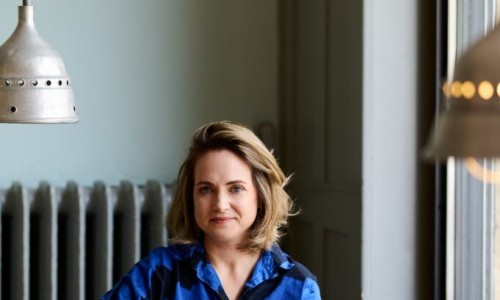 « JEDE_ FRAU » Lesung mit Agota Lavoyer