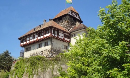 K&auml;mpfende Ritter und gewiefte Schlossdamen