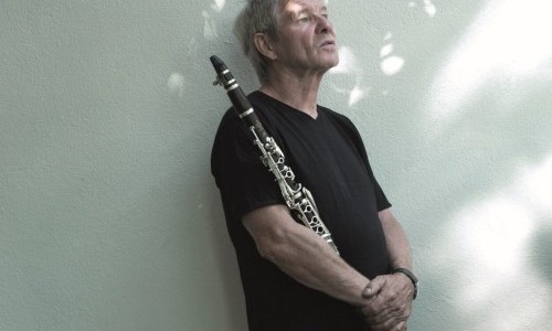 Tinu Heiniger "Geradewegs dem Erdinnern zu"