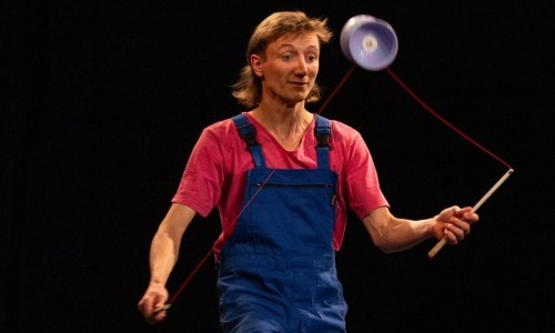 Spielerische Jonglage