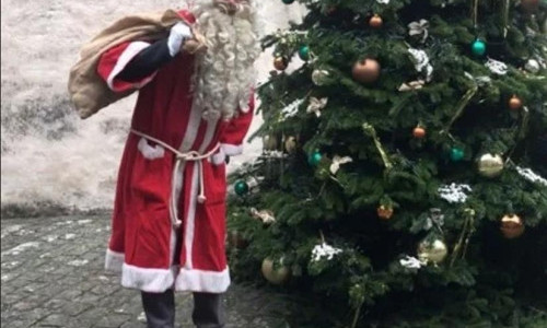 Samichlausbesuch auf dem Schlossberg
