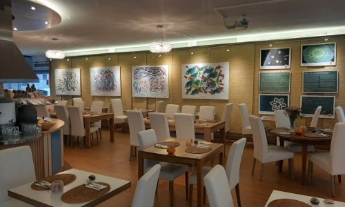 The SACRED mit Vegelateria, 1. Stock