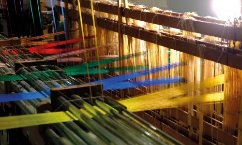 Seidenband – Kapital, Kunst & Krise: Webstuhl-Vorführung