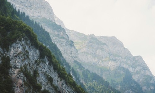 Wenn Berge rutschen. Glarner:innen reden über den Wandel