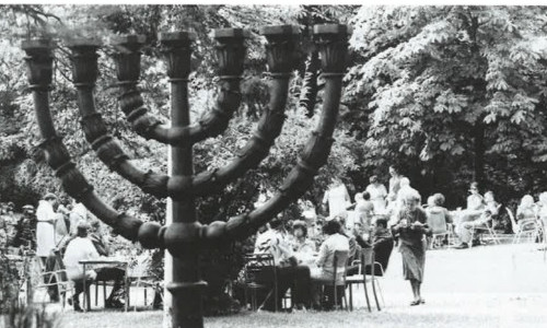 Schabbes, Schnitzel, Mehrbettzimmer: Feste Feiern wie sie fallen im ehemaligen Altersheim &laquo;La Charmille&raquo;