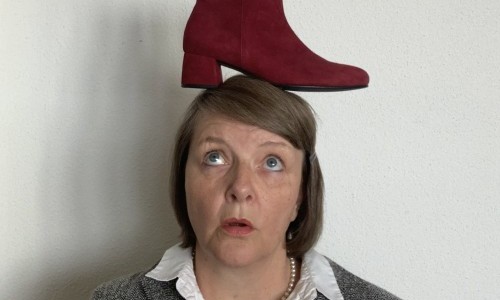 Miss Fozzard findet ihre F&uuml;sse