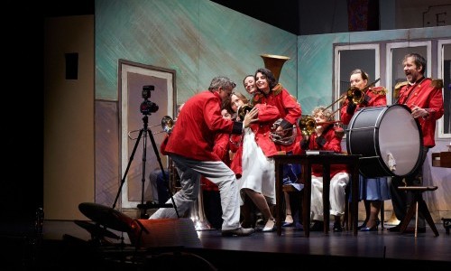 DU DENKST VIELLEICHT, WAS H&Ouml;R ICH DA, UND ICH SAGE DIR &ndash; ES IST DIE WASCHMASCHINE