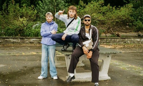 Jule X im Komplex 457