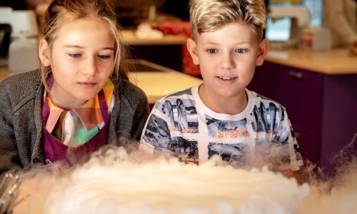 Mit Chemie-Experimenten etwas herausfinden