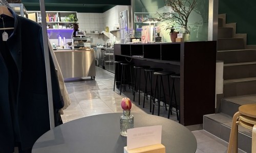 Versa Coffee & Vintage Store