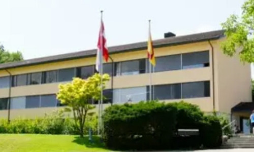 Schulhaus Boden