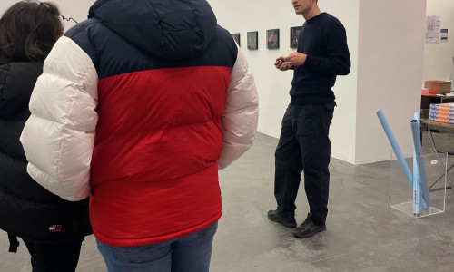 Rundgang durch die Ausstellungen von Ayo Akingbade und Caspar Heinemann mit Michael Zimmermann