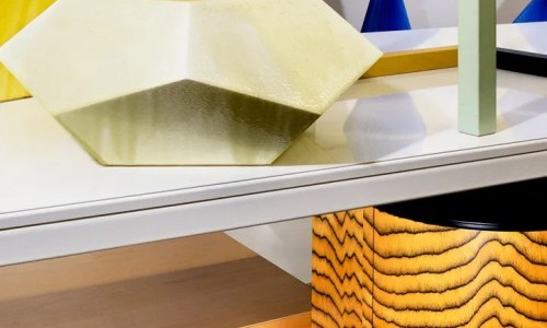 Hands-on-F&uuml;hrung in der Ausstellung "Swiss Design Collection"