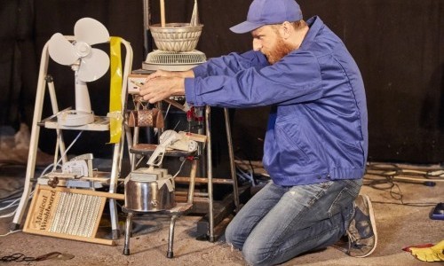 Robot - Ein musikalisches, witziges Theatererlebnis ohne Worte f&uuml;r alle ab 3 Jahren