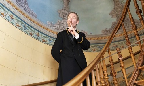 Villa-Tour mit Butler Johann