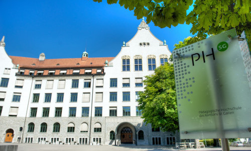 Aula PHSG-Hochschulgeb&auml;ude Hadwig