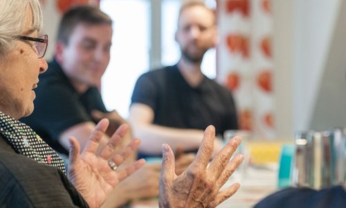 Erz&auml;hlcaf&eacute;: &laquo;Anders (sein)&raquo;