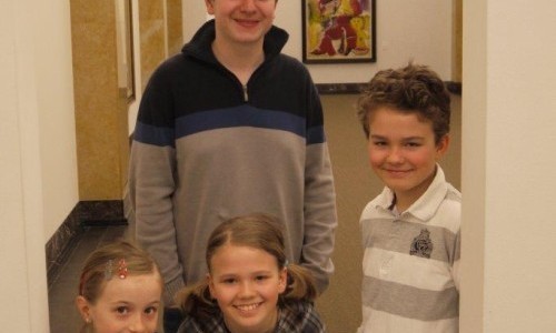 Kinder f&uuml;hren Kinder