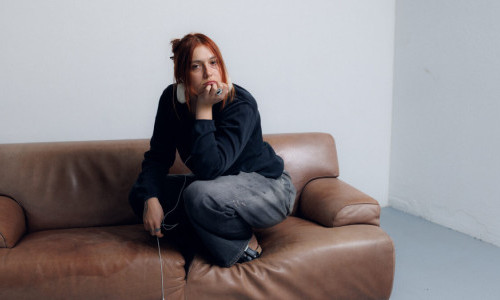 20 SOMETHING CLUB TOUR: Leila