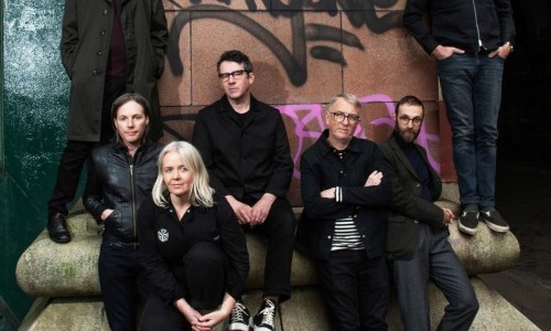 BELLE & SEBASTIAN Performing &ndash; If You&rsquo;re Feeling Sinister + fan favourites