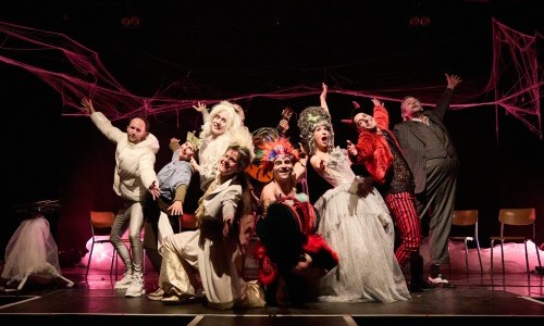 &laquo;JENSEITS&raquo; &ndash; e Schwank i zwe Akte von Timmermahn