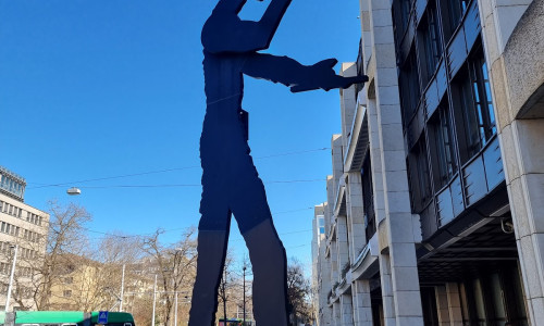 Hammering Man