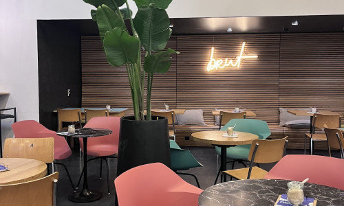 Brut Caf&eacute;