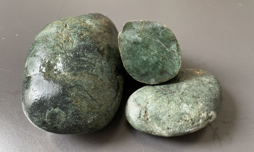 Feierabendh&auml;ppchen: Serpentinite - gr&uuml;n, glatt, geheimnisvoll
