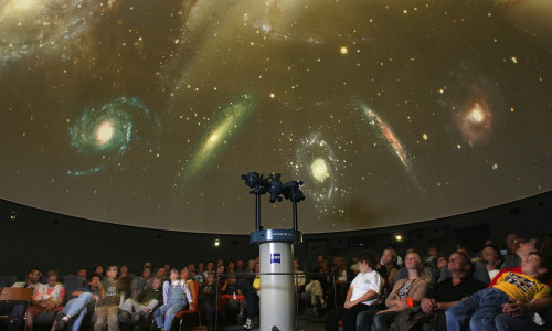 Live-Vorf&uuml;hrung im Planetarium
