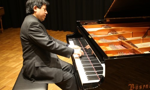 Vladimir Valdivia Klavier