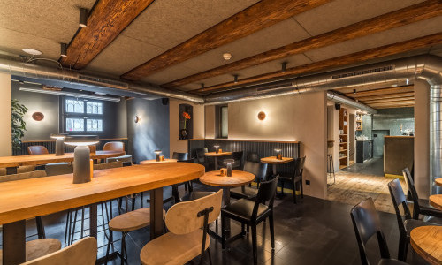 Stern Bar