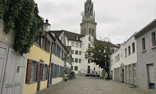 Galerie vor der Klostermauer