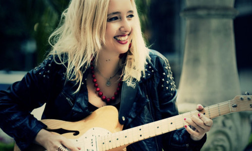 &laquo;Thursday Blues&raquo;: Vanesa Harbek