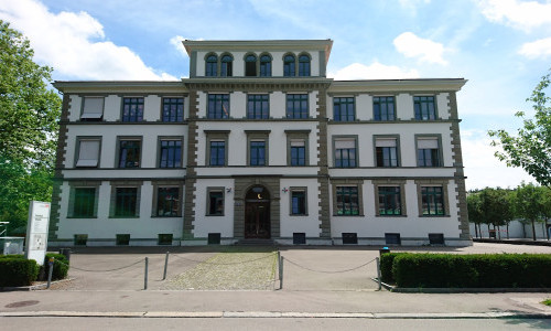Schulhaus T&ouml;ssfeld