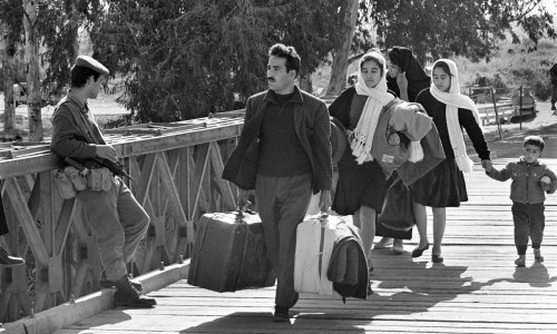 UNRWA, 75 ANS D'UNE HISTOIRE PROVISOIRE mit Podium