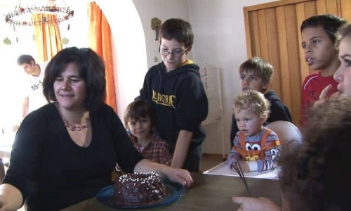 KINDHEIT - EIN NEUES LEBEN IN LES PETITES FAMILLES