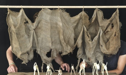 SIEBE GEISSE UND ZWEI W&Ouml;LF